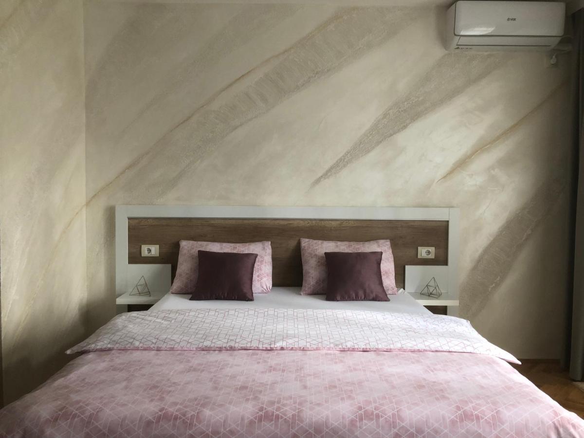 Apartments Dunja Нови Сад Екстериор снимка
