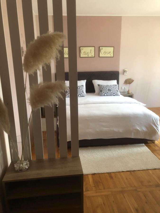 Apartments Dunja Нови Сад Екстериор снимка