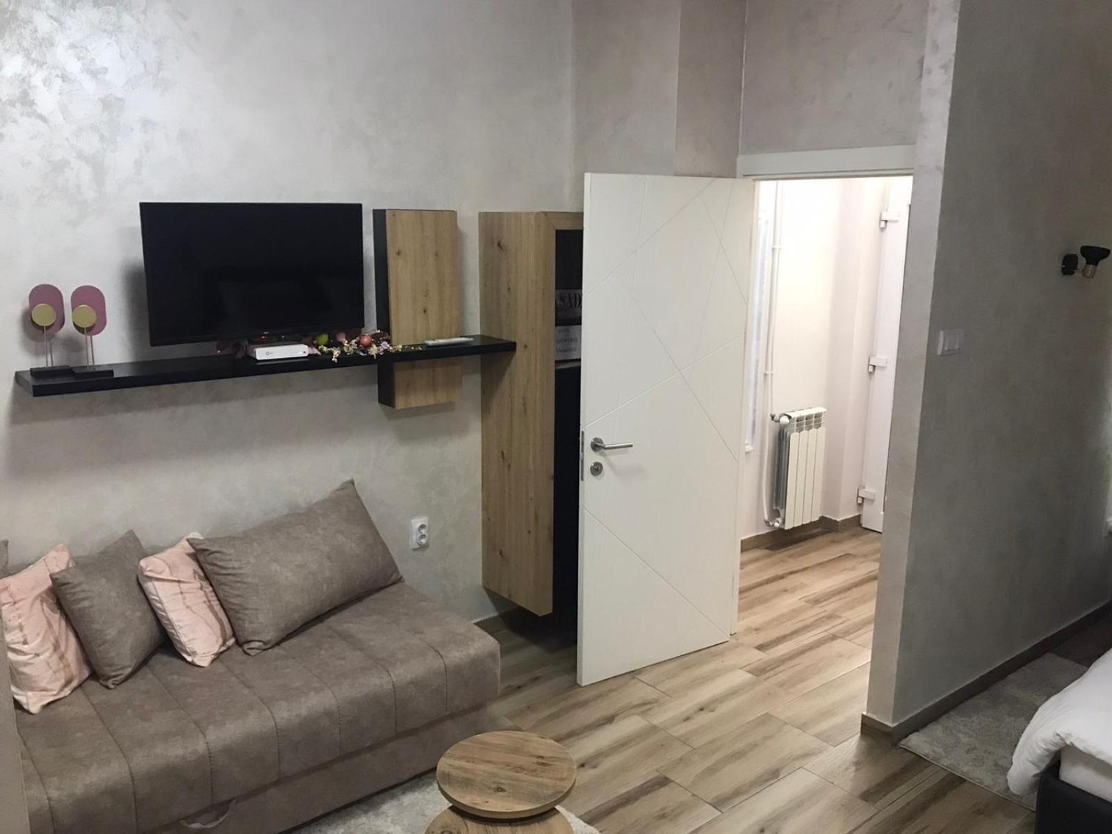 Apartments Dunja Нови Сад Екстериор снимка