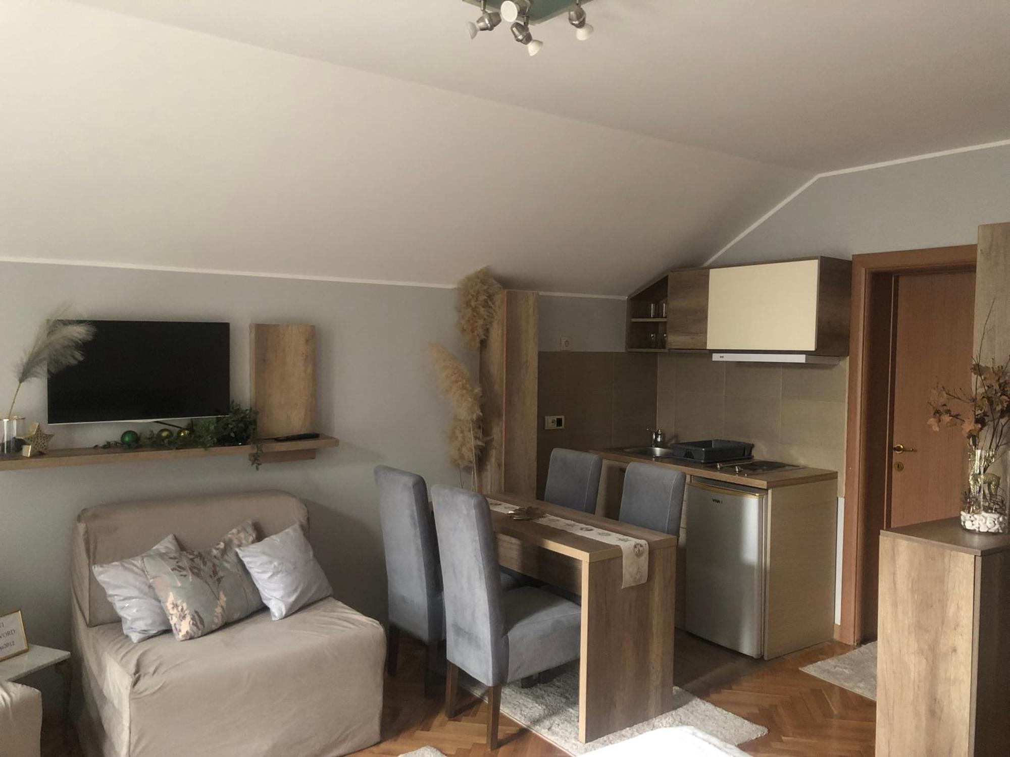 Apartments Dunja Нови Сад Екстериор снимка